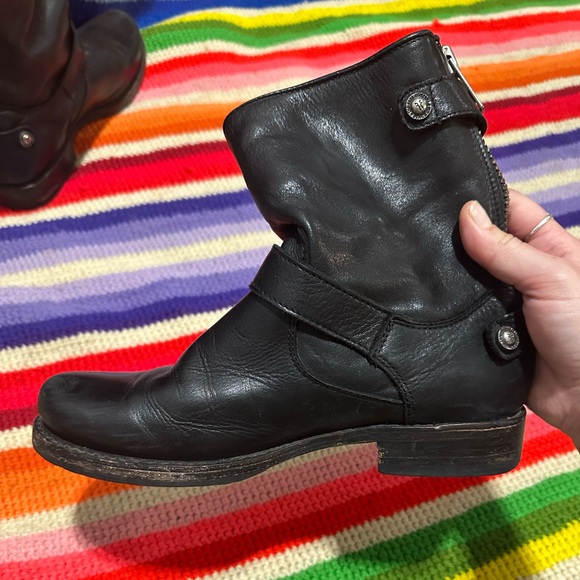 Frye Leather Short Boots Zip Back - Picture 6 of 14